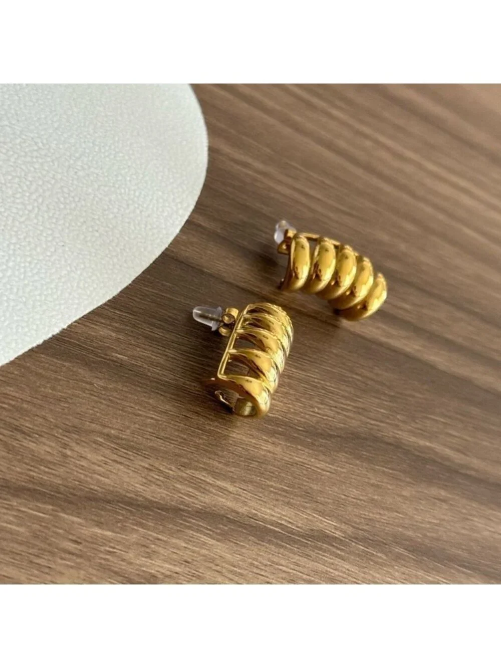 Gold Hoop Earrings Q183